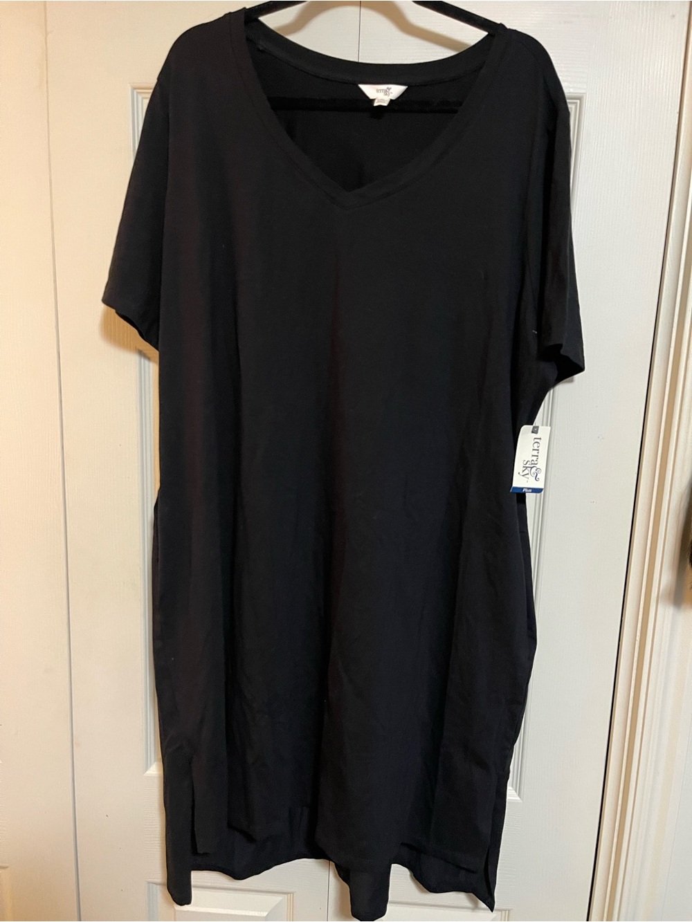 Black V-Neck Short Sleeve t shirt dress
